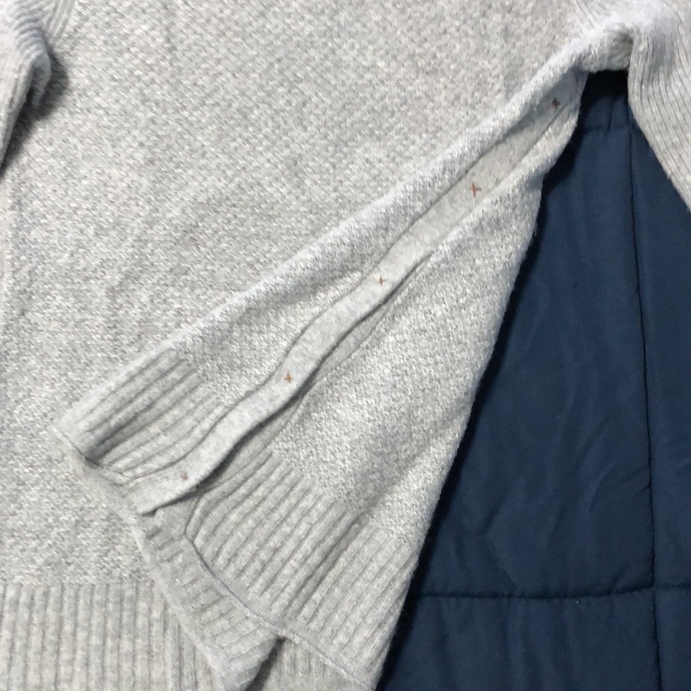 GAP Sweater - Picture 2 of 2